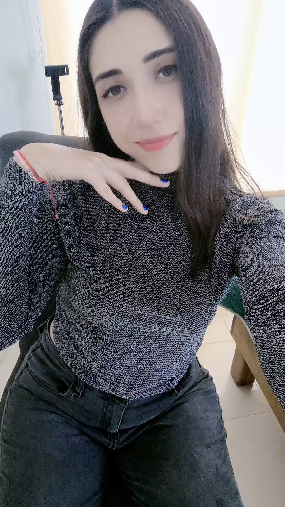 Live girl on VidizzyChat — Dev from Mexico