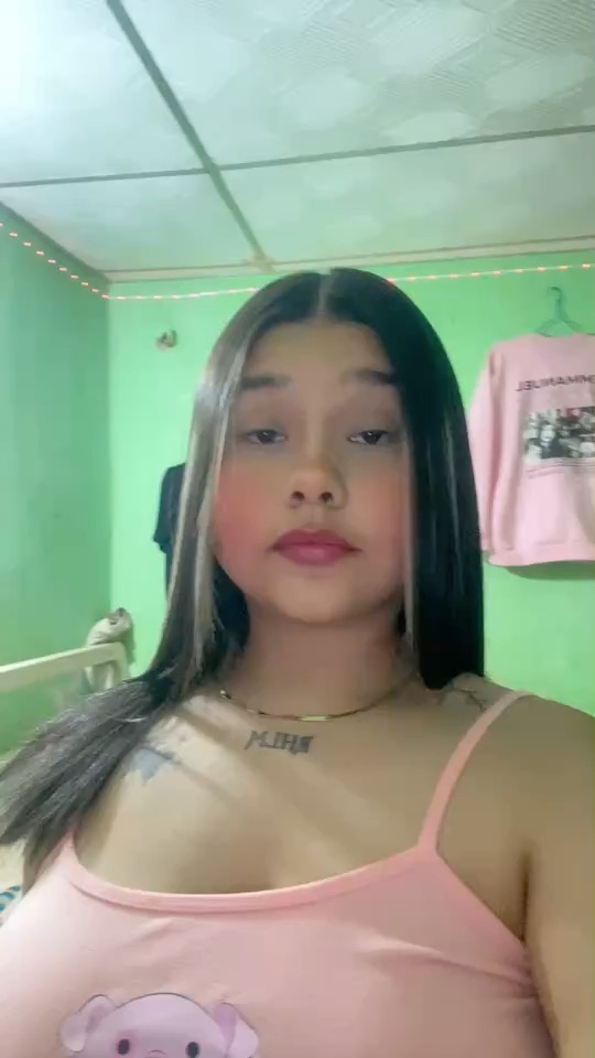 Girl online on VidizzyChat — dayan from Venezuela